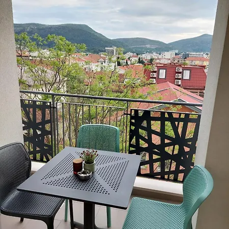 Lejlighed Apartment's Chaya & Free Garage Parking